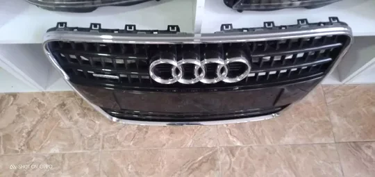 Audi Q7 Ön Panjur Hatasız 4L0853651