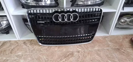 Audi Q7 Ön Panjur Hatasız 4L0853651