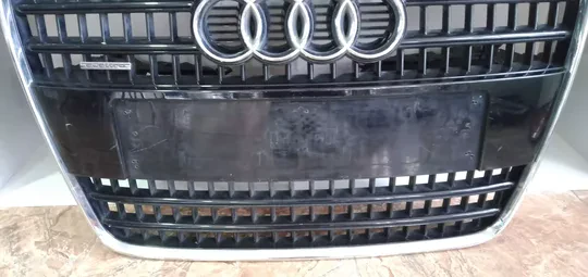 Audi Q7 Ön Panjur Hatasız 4L0853651