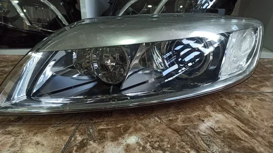 Audi Q7 Sağ Sol Zenon Far
