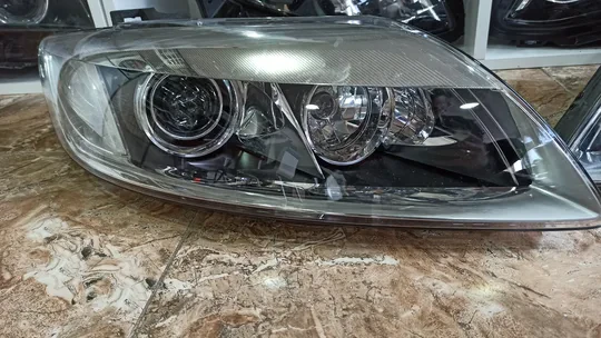 Audi Q7 Sağ Sol Zenon Far