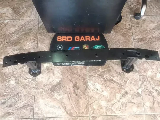 BMW 1 Serisi E87 Ön Tampon Demiri 7058450