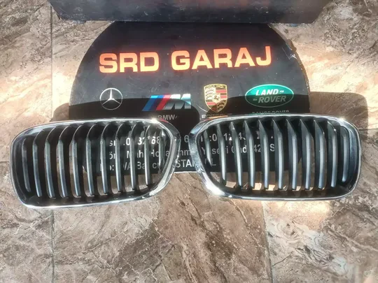 BMW 1 Serisi F20 LCI Krom Siyah Panjur Çıkma Orj 7371747 7371748