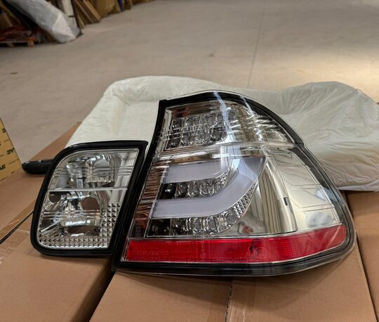 BMW 3 Serisi E46 1999-01 Sedan Kırmızı Beyaz Füme Beyaz Stop Seti