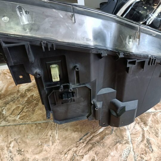 BMW 3 Serisi E46 Adaptif Sol Zenon Far