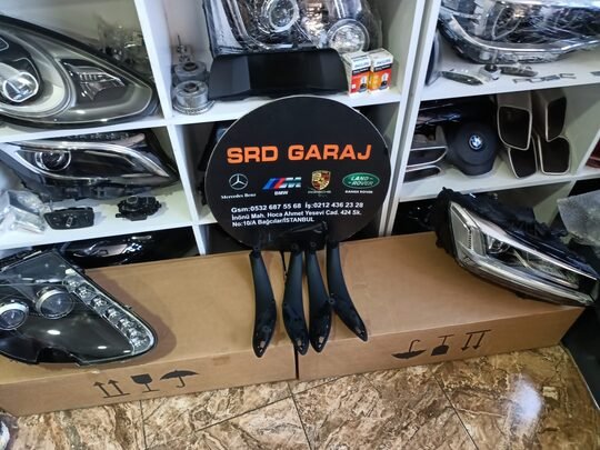 BMW 3 Serisi F30 Kapı Kolçak Set