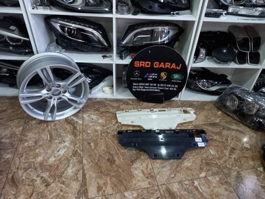 BMW 3 Serisi F30 M Tech Arka Tampon Orta Braketi