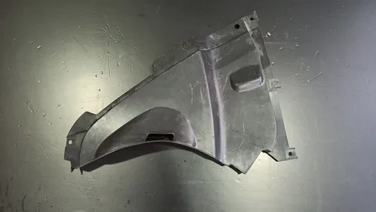 BMW 3 Serisi F30 Ön Tampon Alt Yarasa Davlumbazı