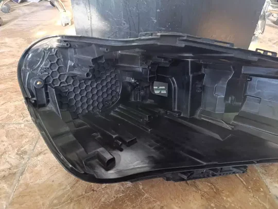 BMW 3 Serisi F39 2018- Sağ Far Kasası