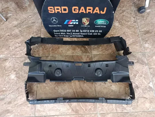 BMW 3 Serisi G20 Radyatör Hava Kanalı Üst 7455961