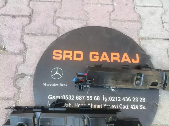 BMW 3 Serisi G20 Sağ Sol Radyatör Braketi 8666840 8666839 Sıfır Orjinal