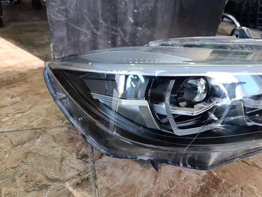 BMW 4 Serisi F32 Adaptive Dönüşüm Farı Çıkma Yns