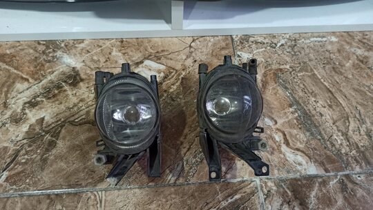 BMW 5 Serisi E39 Kasa Sağ Sol Sis Farı
