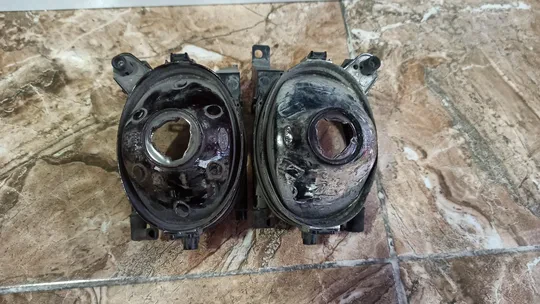 BMW 5 Serisi E39 Kasa Sağ Sol Sis Farı
