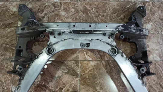 BMW 5 Serisi E60 E61 E63 Ön Alt Travers 6759461