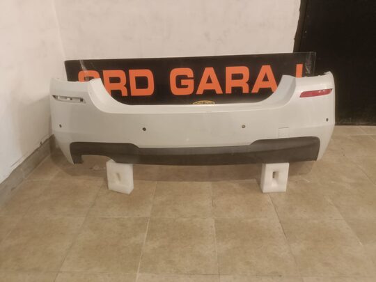 BMW 5 Serisi F10 2010-13 Çıkma Dolu Sedefli Beyaz Arka Tampon