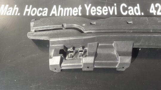 BMW 5 Serisi F10 Arka Tampon Braketi