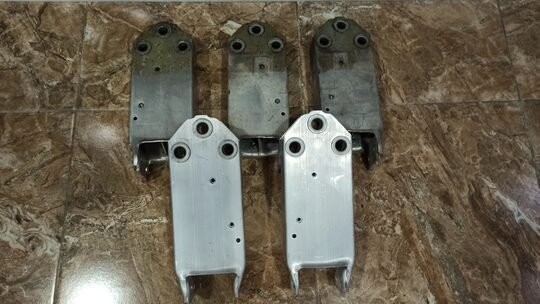 BMW 5 Serisi F10 F11 Ön Tampon Demiri Ayagı