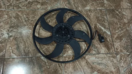 BMW 5 Serisi F10 F11 Radyatör Soğutucu Fan 7575682