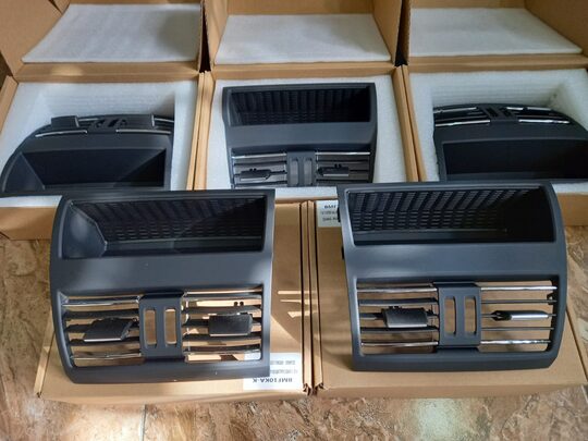 BMW 5 Serisi F10 Kalorifer Arka Havalandırma Izgarası 9172167