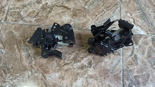 BMW 5 Serisi F10 Kaput Kilidi