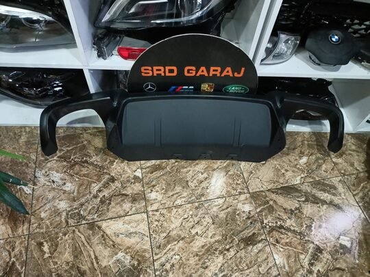 BMW 5 Serisi F10 M5 Arka Tampon Difüzörü