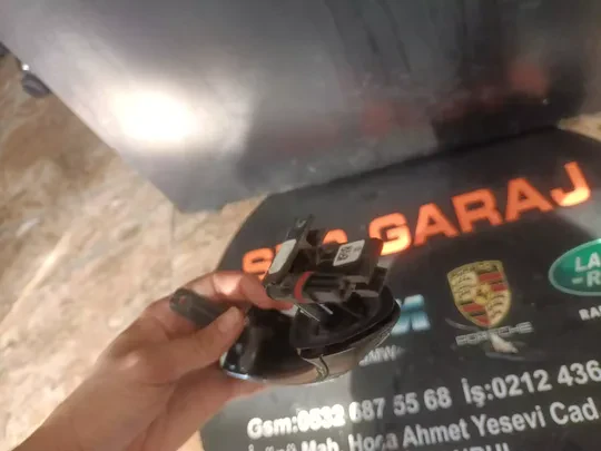 BMW 5 Serisi F10 Ön Sağ Kapı Kolu HUF157838006