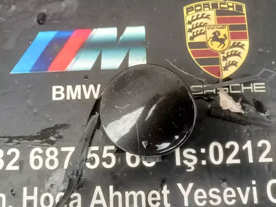 BMW 5 Serisi G30 2017-20 Ön Tampon Çeki Demir Kapağı Çıkma Orj 51118075172