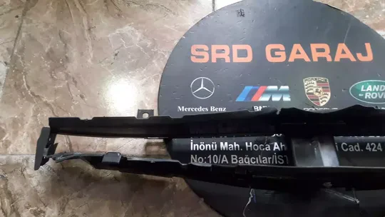 BMW 5 Serisi G30 2017-20 Panel Hava Kanalı 7359838