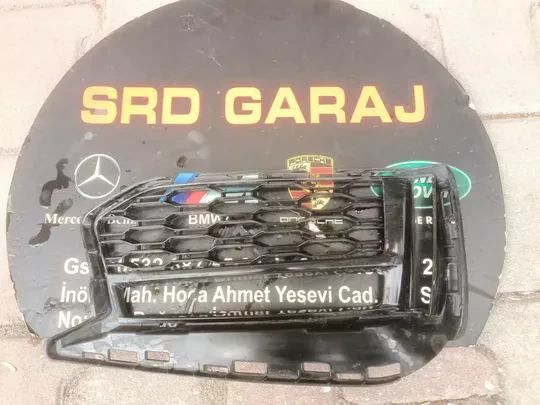 BMW 5 Serisi G30 2017-20 Sağ Sis Çerçevesi Çıkma Orj 8068340