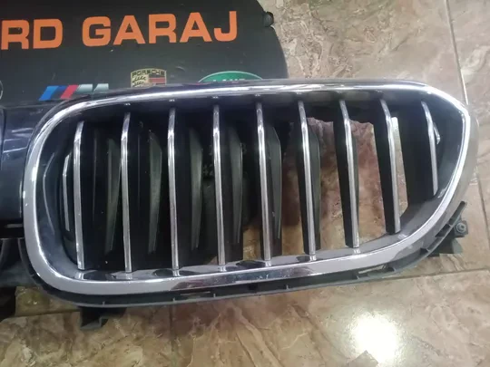 BMW 5 Serisi G30 Çıkma Orj Panjur