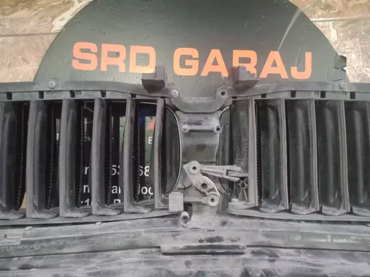 BMW 5 Serisi G30 Çıkma Orj Panjur