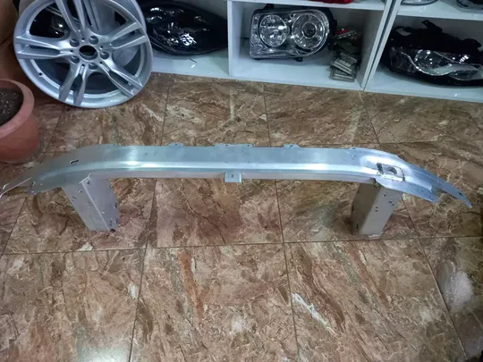 BMW 5 Serisi G30 G31 Ön Tampon Demiri 7385288