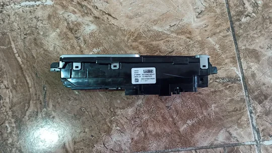 BMW 5 Serisi G30 G31 X3 G01 Konsol İşletim Ünitesi 684392301