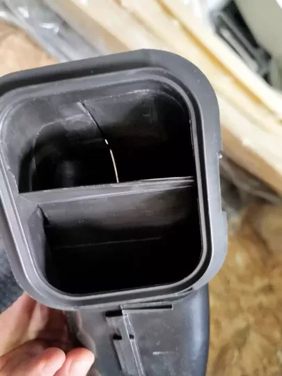 BMW 5 Serisi G30 Hava Filtre Borusu 13717643299