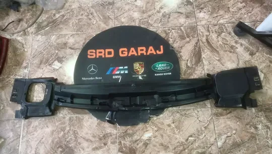 BMW 5 Serisi G30 Radyatör Üst Bakaliti 7383845