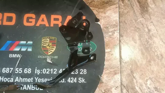 BMW 5 Serisi G30 Sağ Sol Çamurluk Bağlantı Braketi 7440424 7440423