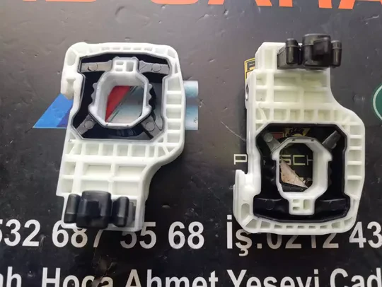 BMW 5 Serisi G30 Sağ Sol Radyatör Braketi 8632139 8632140