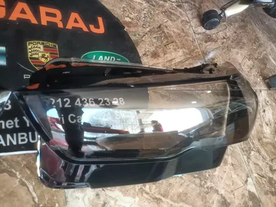 BMW 5 Serisi G60 Sağ Sol Far Camı