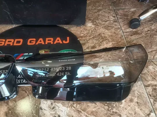 BMW 5 Serisi G60 Sağ Sol Far Camı