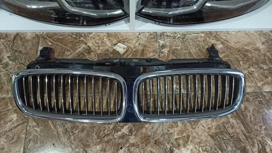 BMW 7 Serisi E65 E66 Ön Panjur 51137037727