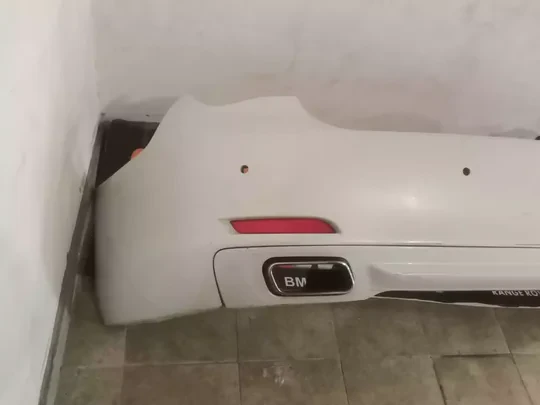 BMW 7 Serisi F01 F02 F07 Çıkma Dolu Beyaz Arka Tampon