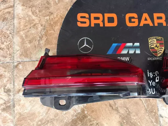 BMW 7 Serisi G11 G11 2020- Sağ Stop H8985464402