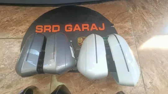 BMW 7 Serisi G70 Sağ Sol Boyalı Ayna Kapakları Sinyaller Üzerinde