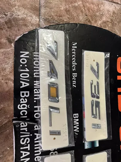 BMW 735İ 740Lİ Yazılı Logo