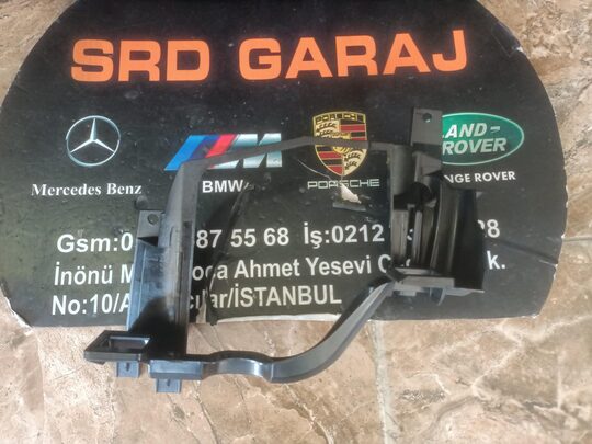 BMW E60 LCI Sağ Far Alt Braketi 2003-09 6936090