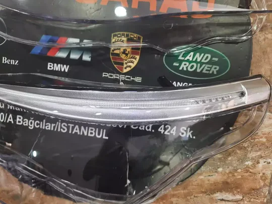 BMW E60 LCI Sag Sol Kaşlı Far Camı