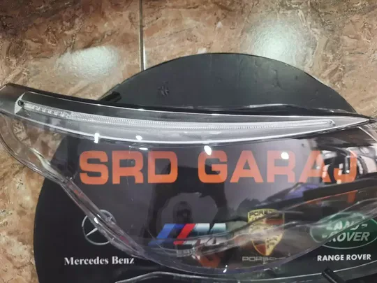 BMW E60 LCI Sag Sol Kaşlı Far Camı
