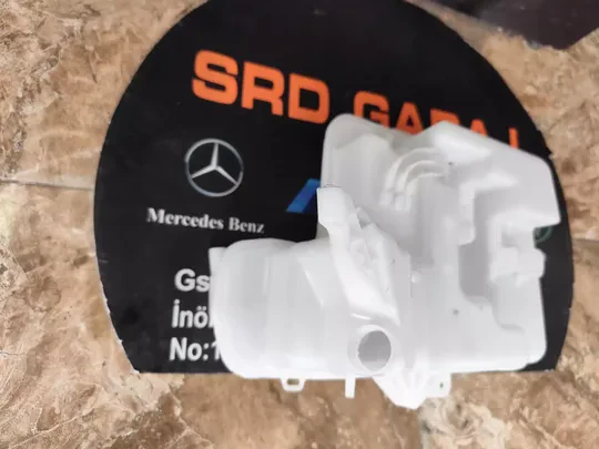BMW E60 Silecek Su Deposu 7067107