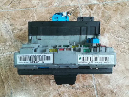 BMW E87 E90 E91 Sigorta Kutusu 6906621